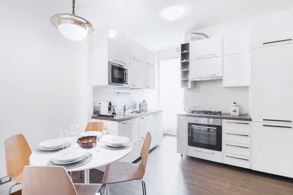 Easylife - Elegance A Few Steps From Citylife Next To M2 Pagano * Milán